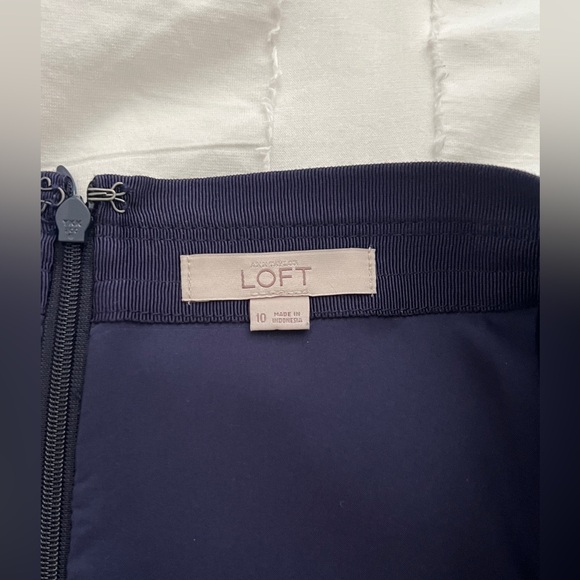 Ann Taylor LOFT Blu Falls Ombre Pencil Skirt - 10 - Picture 7 of 8